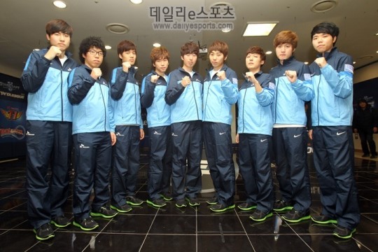 满中路直塞 满中路直塞